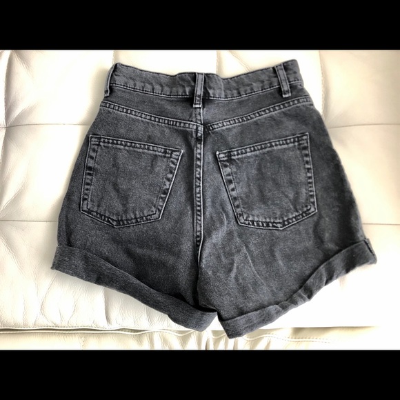 Top shop washed black mom shorts Size 25 - Picture 2 of 2